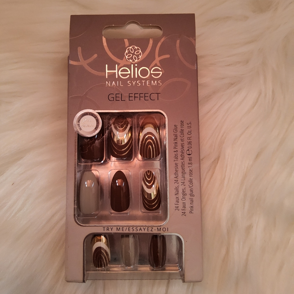 Gel Effect Press-On Nails - Brown and Gold